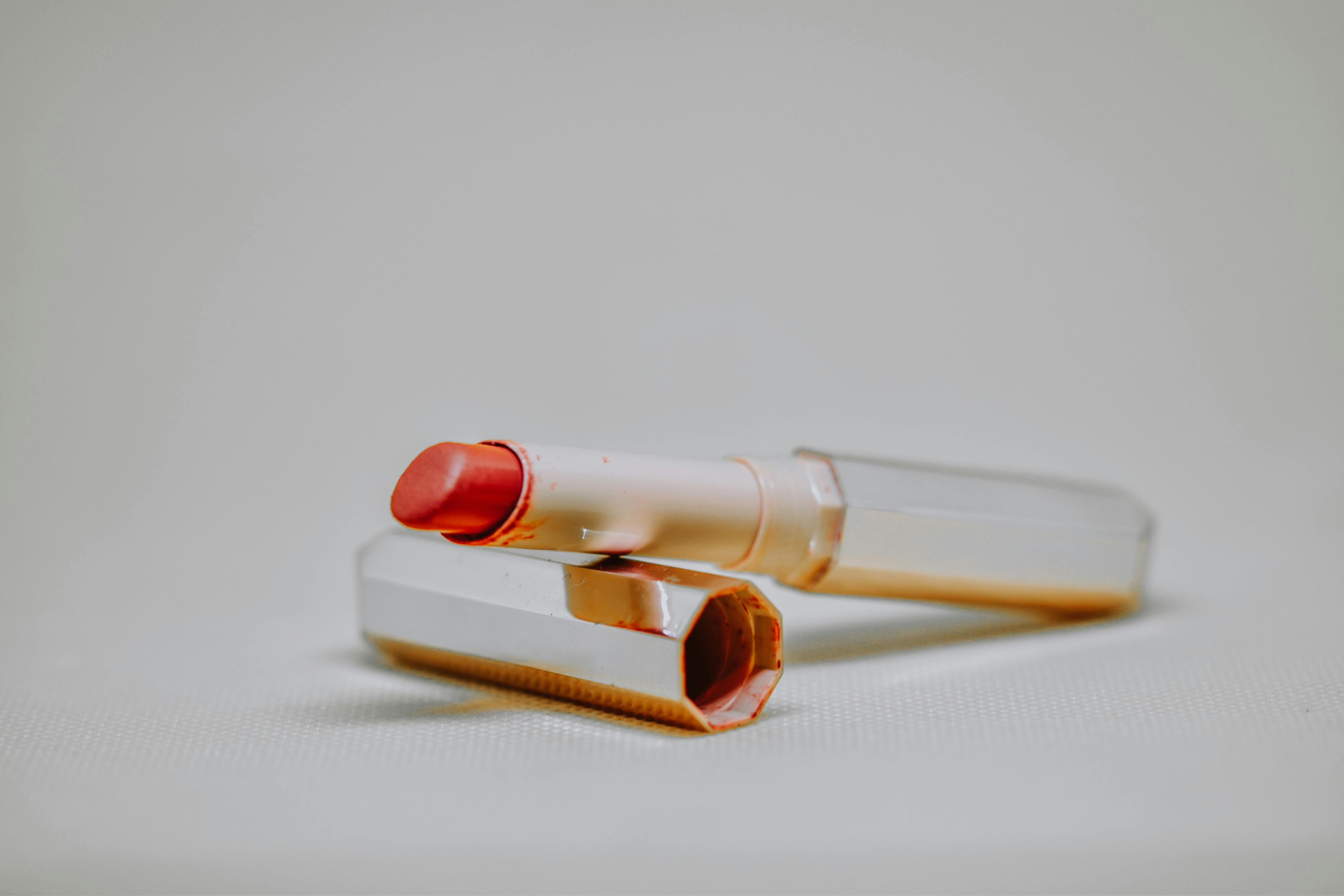 Top 5 Makeup Trends Dominating 2025